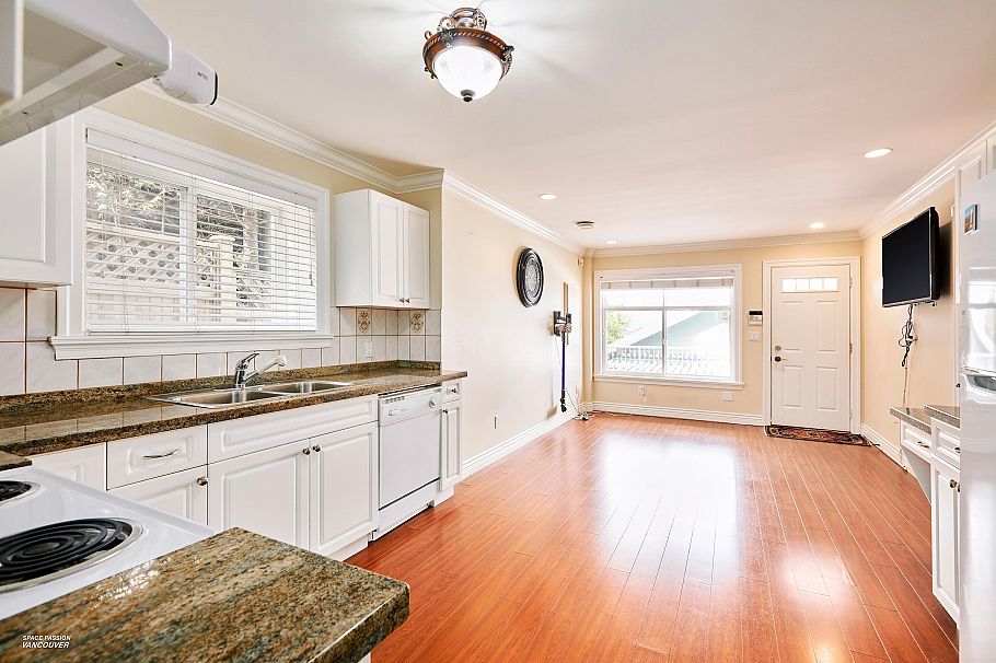 3937 Elmwood Street Burnaby, BC - 21