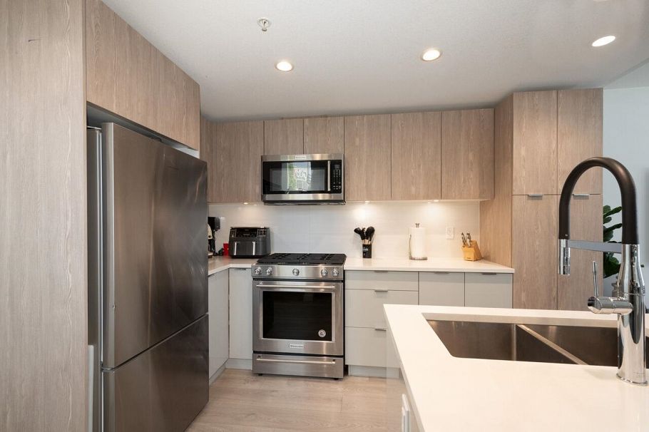 TH13 108 E 8th Street North Vancouver, BC - 17