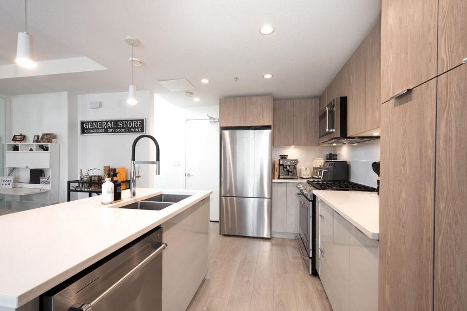 TH13 108 E 8th Street North Vancouver, BC - 18