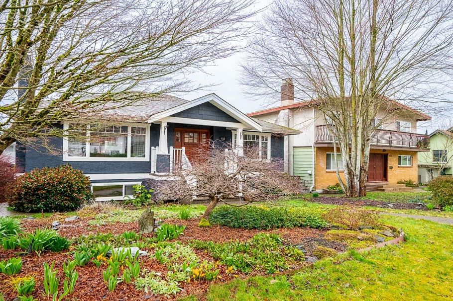 613 E 7th Street North Vancouver, BC - 3