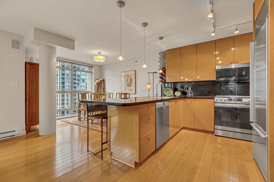 1404 819 Hamilton Street Vancouver, BC - 3