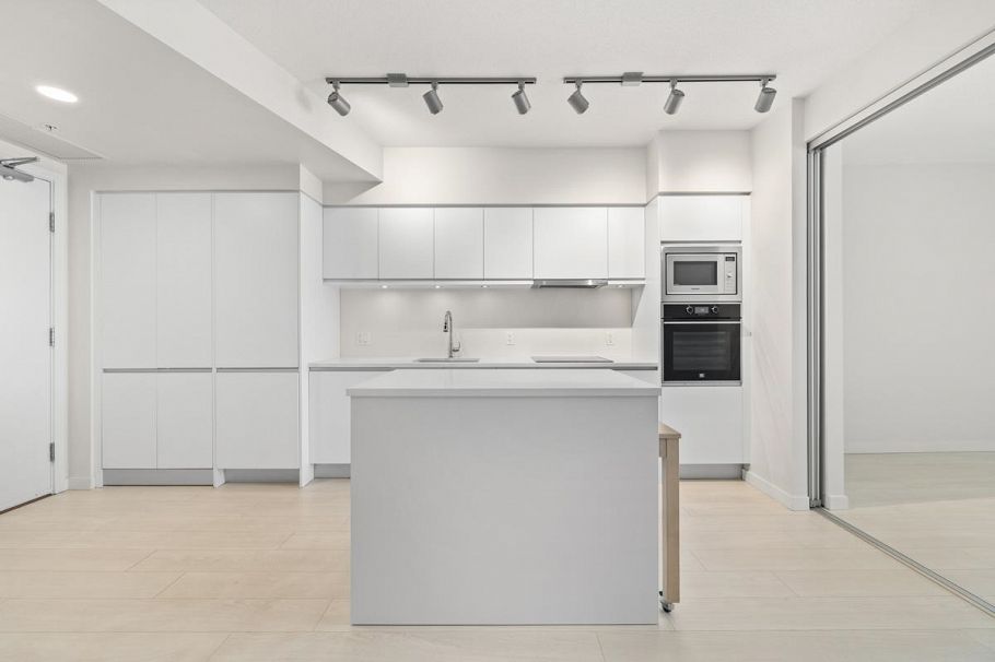 823 180 E 2nd Avenue Vancouver, BC - 3