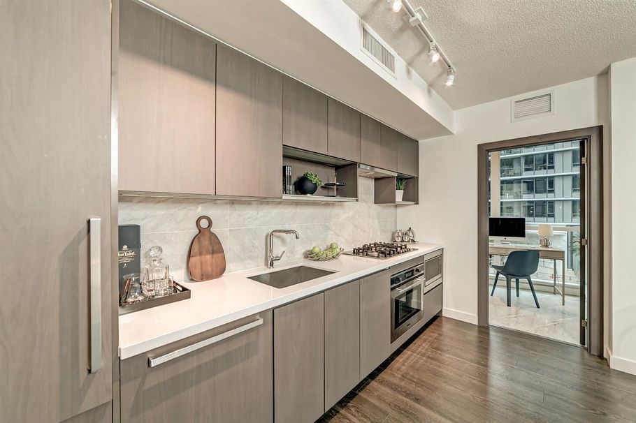 608 68 Smithe Street Vancouver, BC - 2