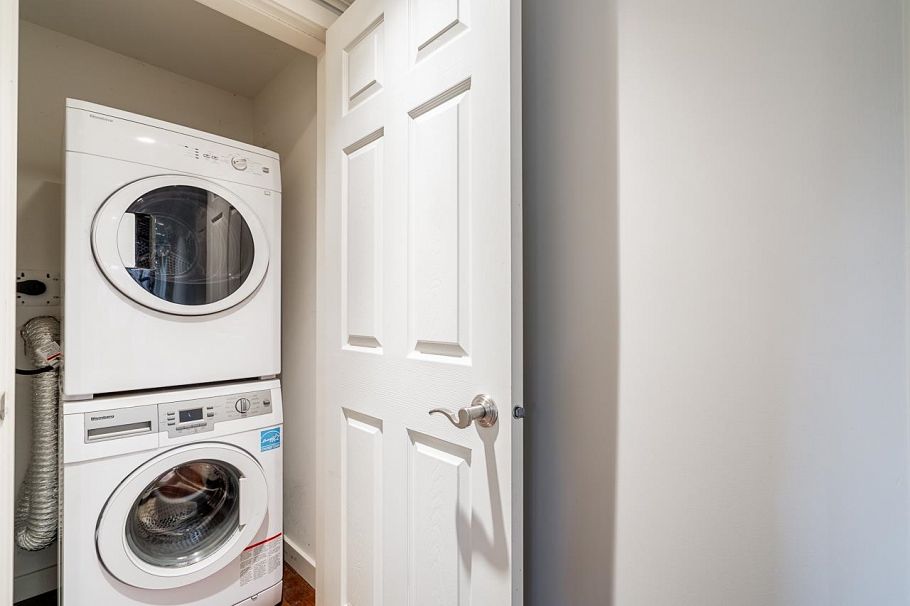 613 E 7th Street North Vancouver, BC - 33