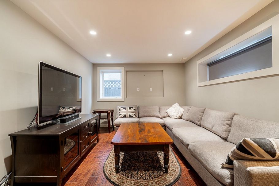 613 E 7th Street North Vancouver, BC - 26