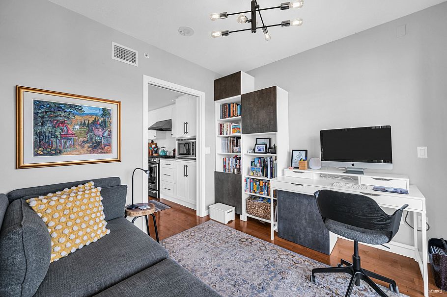 PH8 683 W Victoria Park North Vancouver, BC - 20