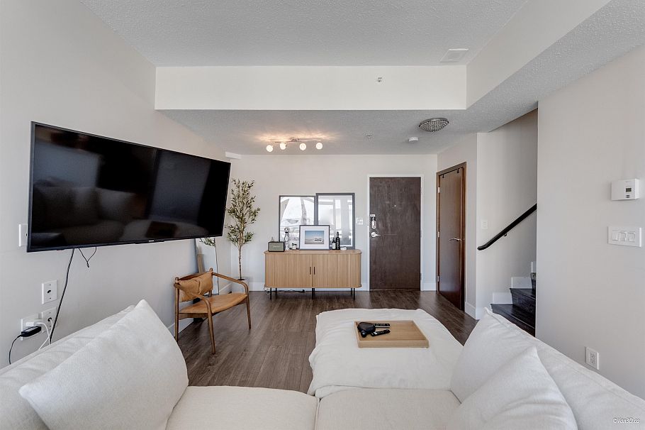 2204 1420 W Georgia Street Vancouver, BC - 5