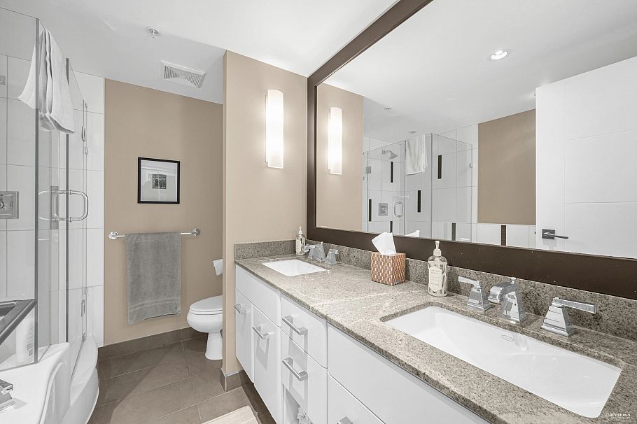 PH8 683 W Victoria Park North Vancouver, BC - 24