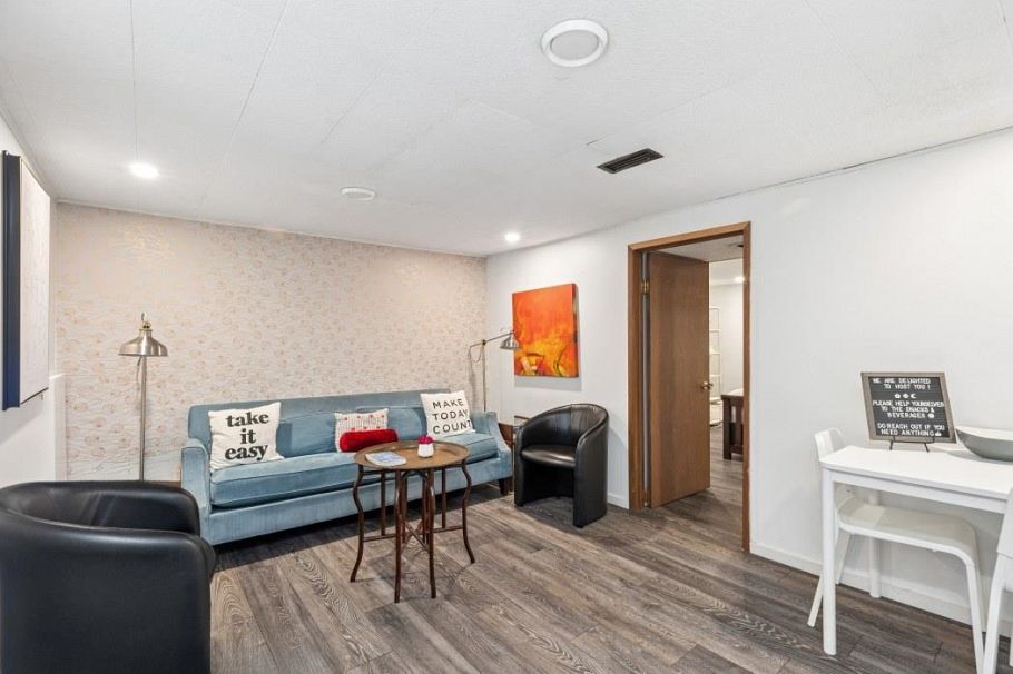 4188 W 13th Avenue Vancouver, BC - 10