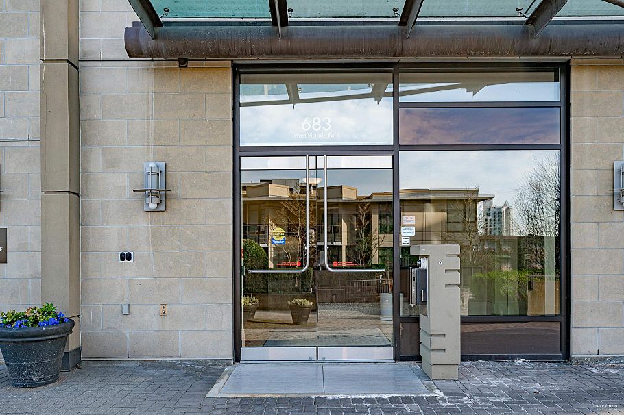 PH8 683 W Victoria Park North Vancouver, BC - 35