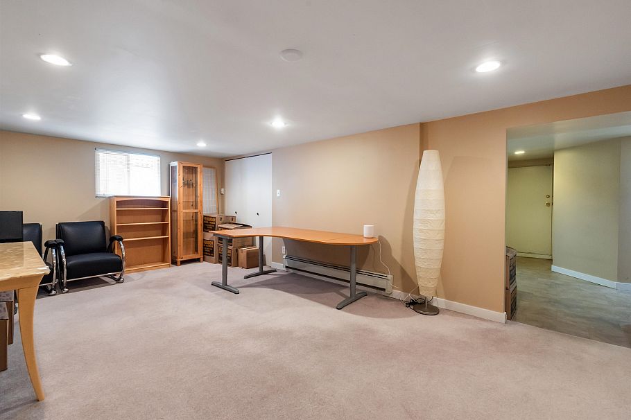 1945 W 45th Avenue Vancouver, BC - 17