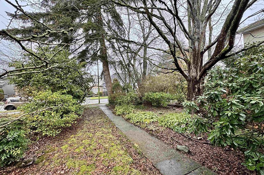 2720 W 24th Avenue Vancouver, BC - 4