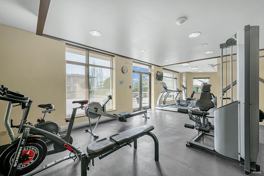 PH8 683 W Victoria Park North Vancouver, BC - 32