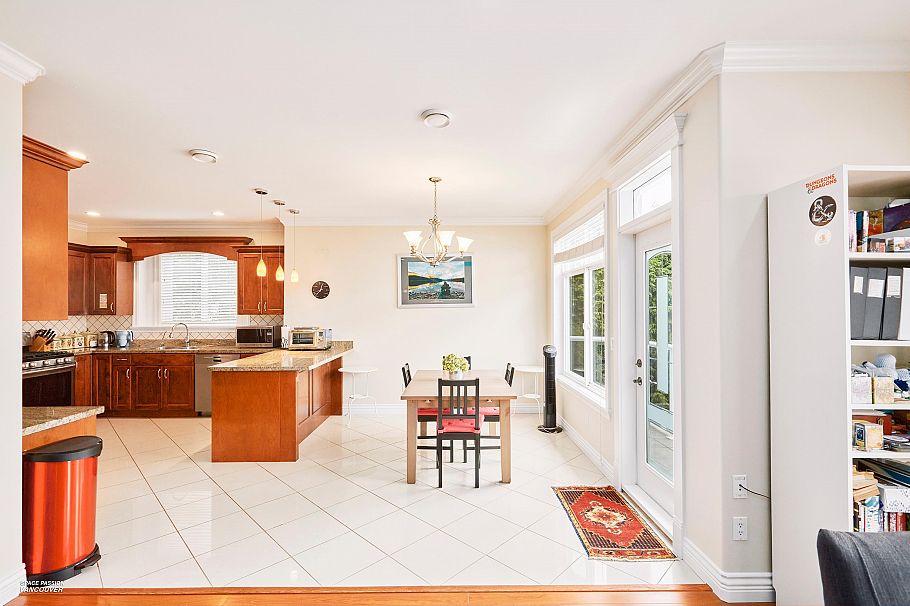 3937 Elmwood Street Burnaby, BC - 10