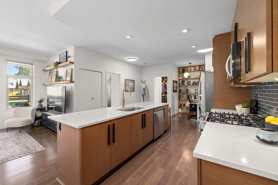 310 3294 Mt Seymour Parkway North Vancouver, BC - 4