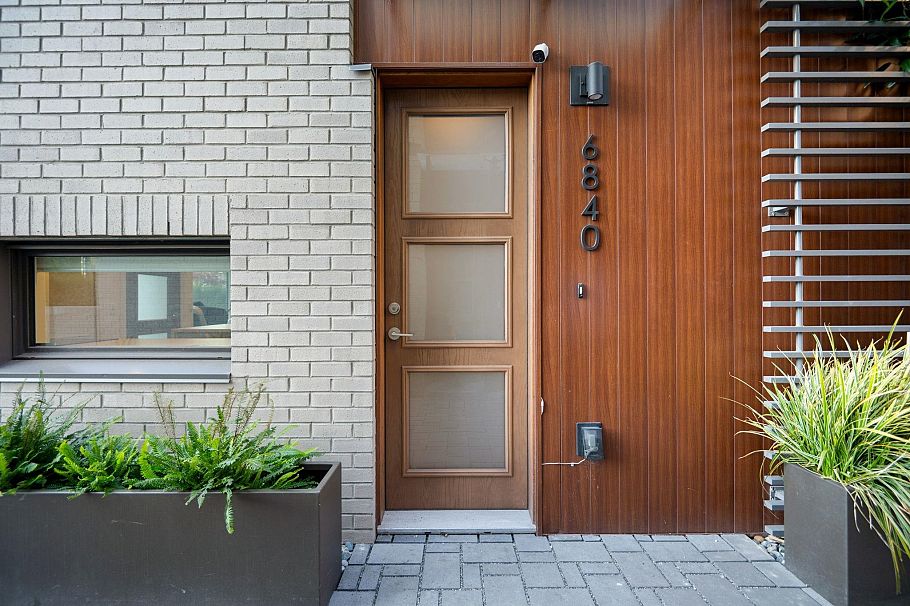 6840 Oak Street Vancouver, BC - 7