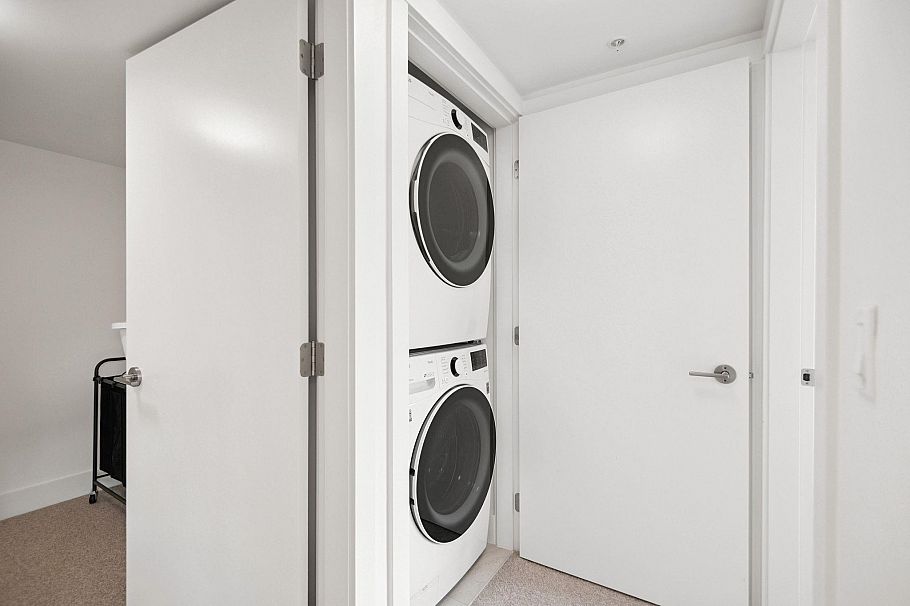 6840 Oak Street Vancouver, BC - 32