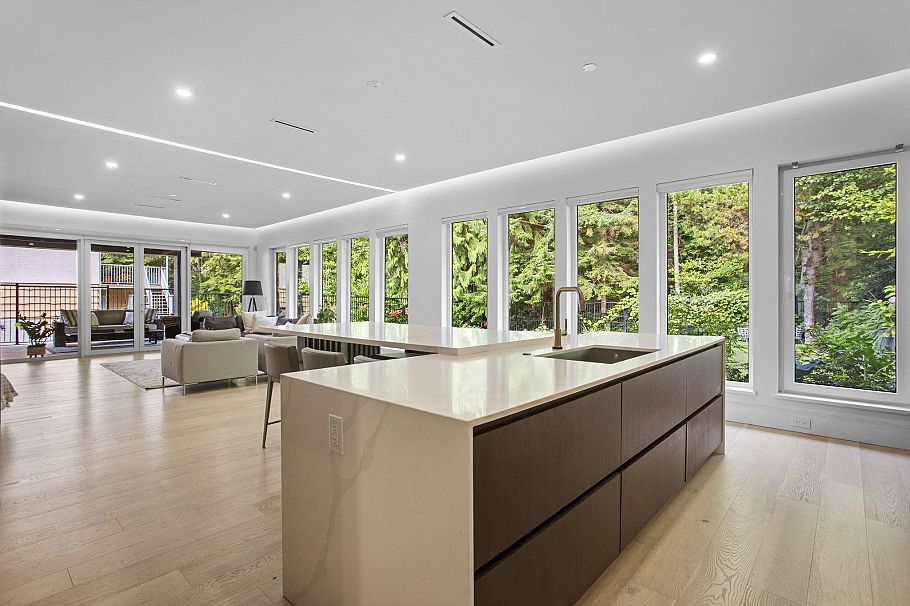 5197 Sonora Drive North Vancouver, BC - 34