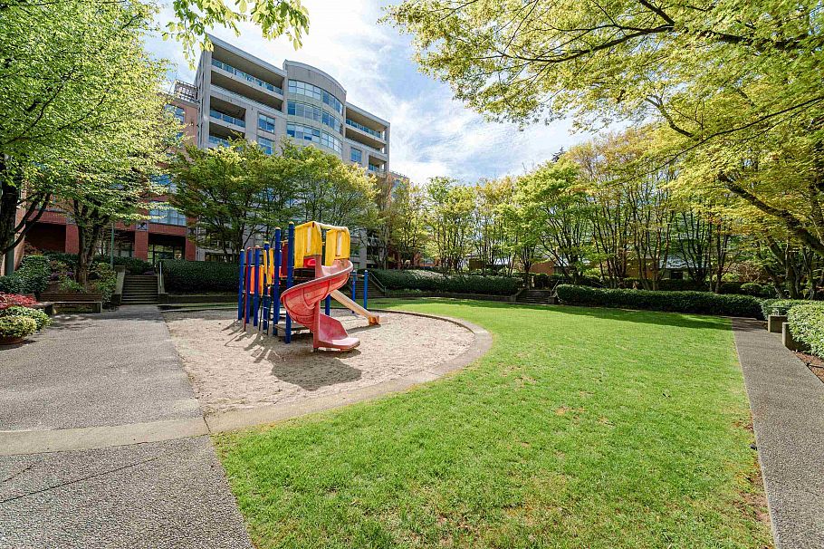 804 518 W 14th Avenue Vancouver, BC - 37