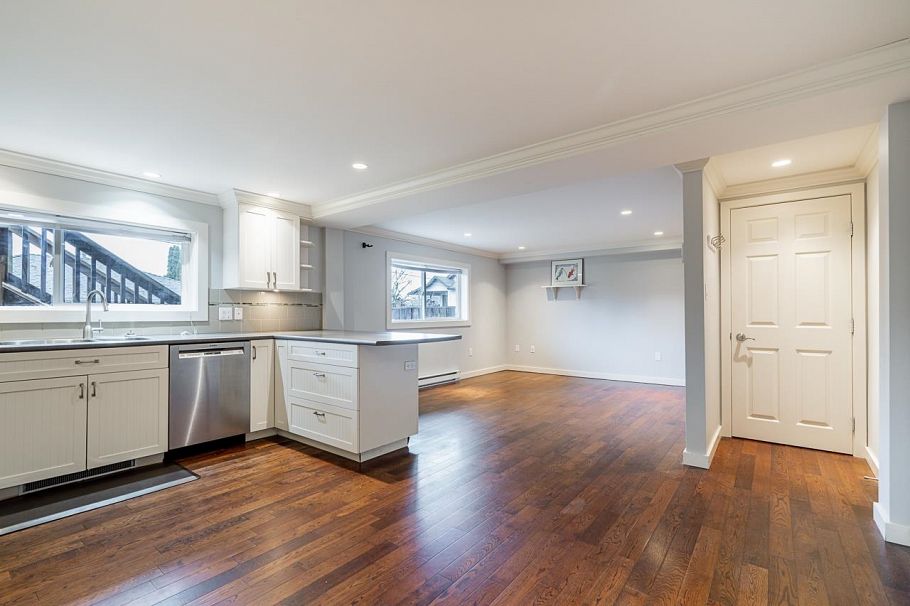 613 E 7th Street North Vancouver, BC - 30