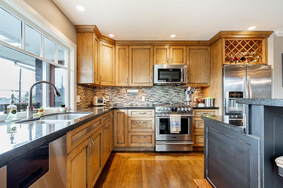 613 E 7th Street North Vancouver, BC - 15