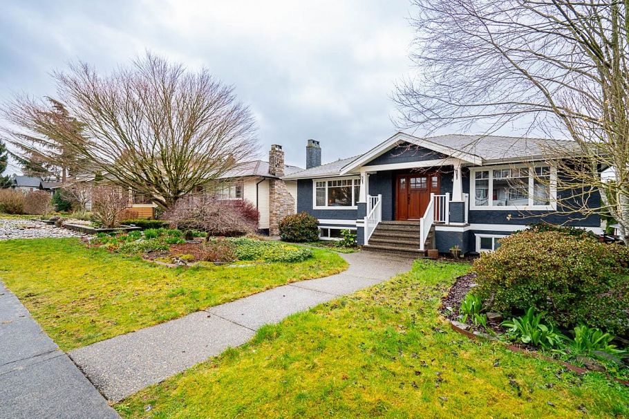 613 E 7th Street North Vancouver, BC - 2