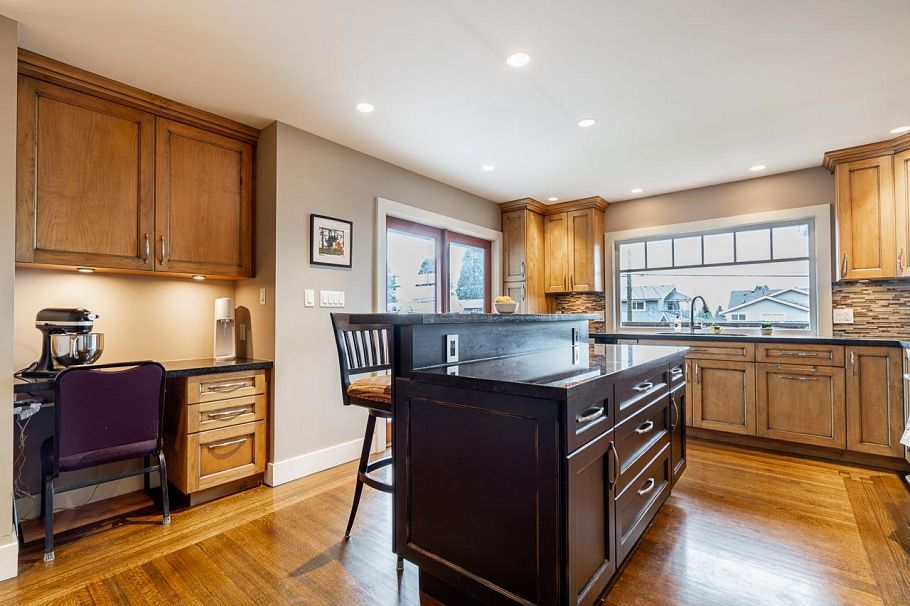 613 E 7th Street North Vancouver, BC - 13