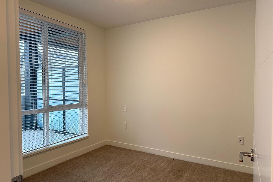 202 108 E 8th Street North Vancouver, BC - 11