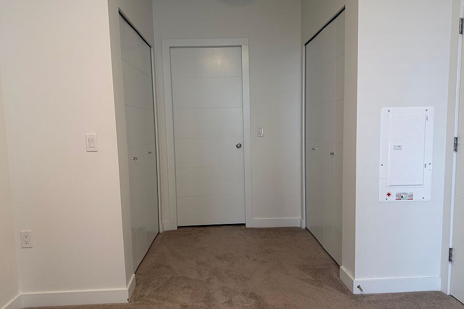 202 108 E 8th Street North Vancouver, BC - 12