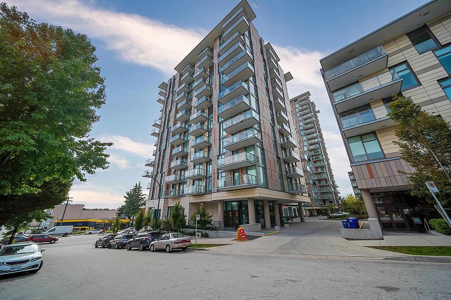 602 8181 Chester Street Vancouver, BC - 1