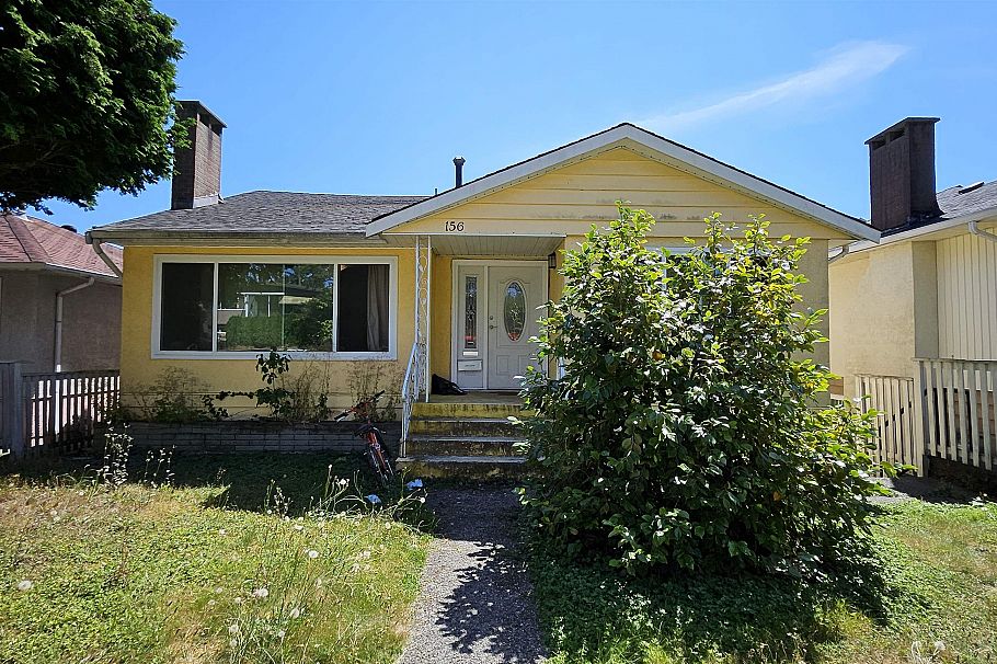 156 W 62nd Avenue Vancouver, BC - 1