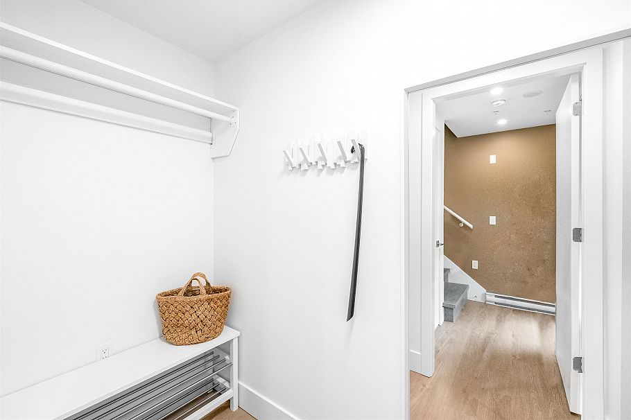 2069 E 1st Avenue Vancouver, BC - 39