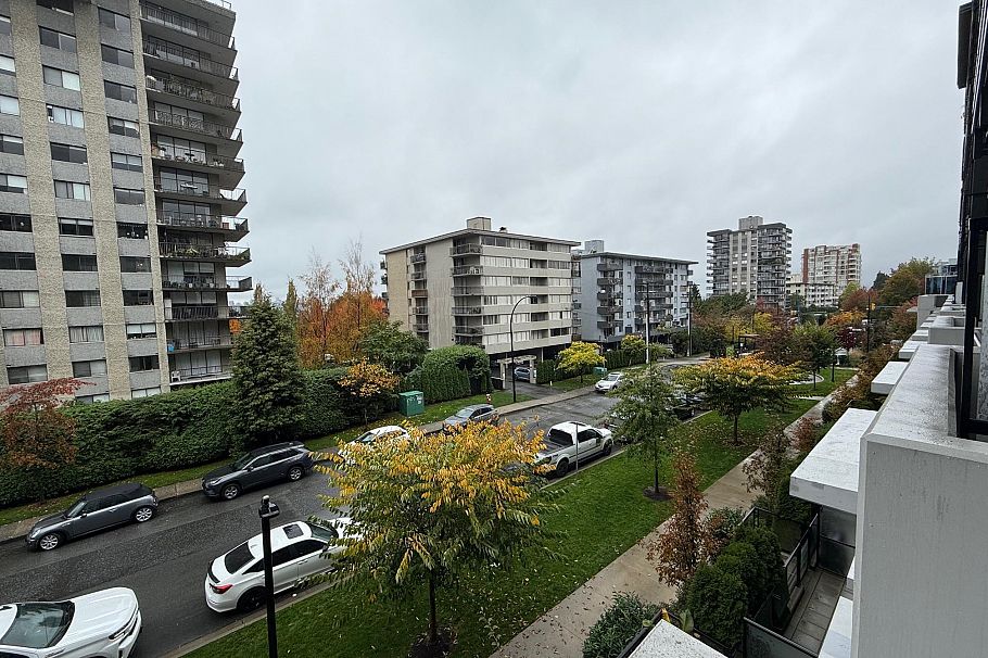 202 108 E 8th Street North Vancouver, BC - 6