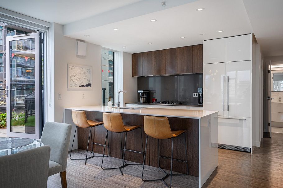 306 209 E 7th Avenue Vancouver, BC - 1