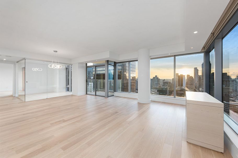 2301 667 Howe Street Vancouver, BC - 2