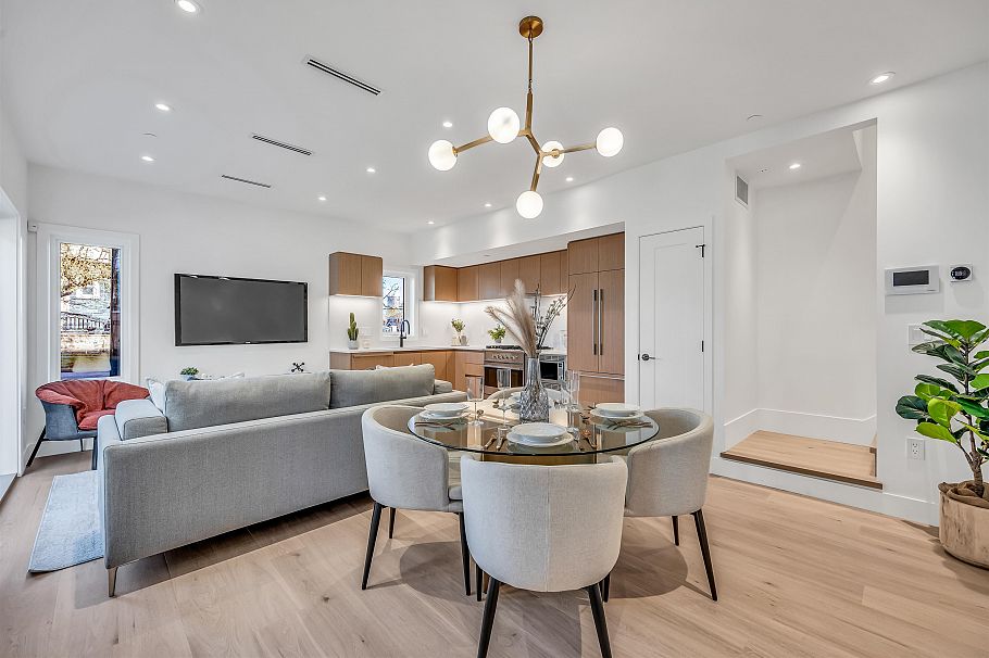 1008 W 52nd Avenue Vancouver, BC - 4