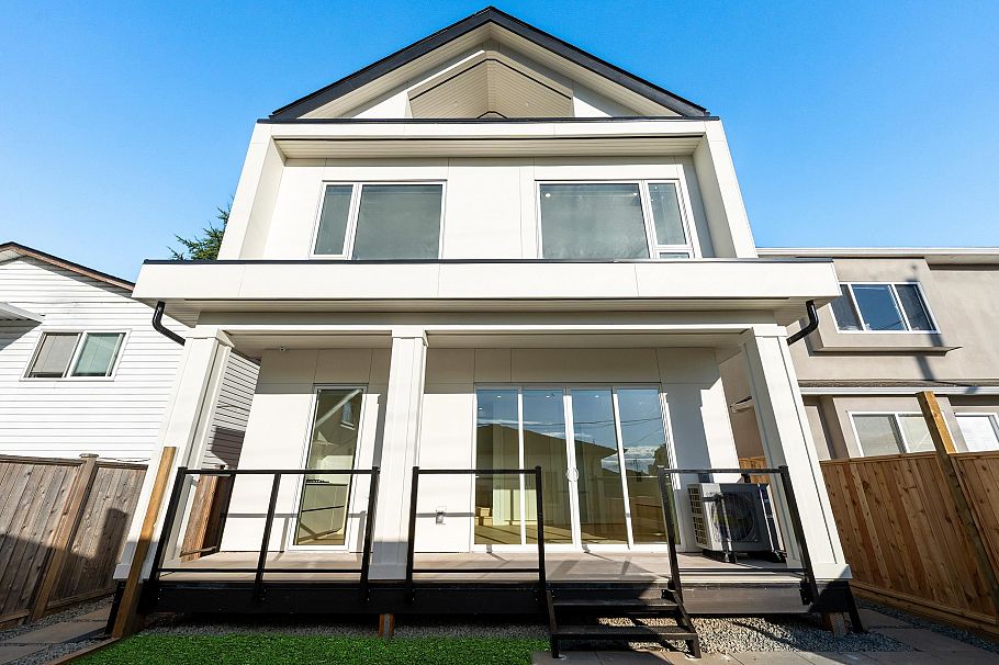 2 6933 Prince Edward Street Vancouver, BC - 33