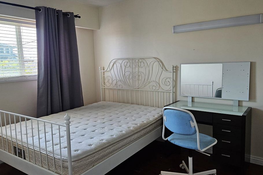 156 W 62nd Avenue Vancouver, BC - 2