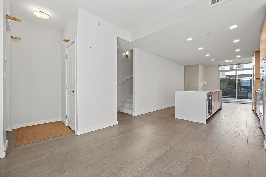 7 3483 Ross Drive Vancouver, BC - 4