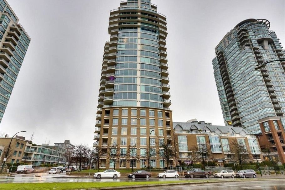 803 120 Milross Avenue Vancouver, BC - 1