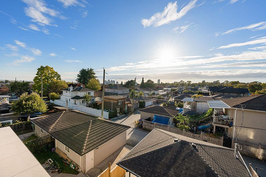 2 6933 Prince Edward Street Vancouver, BC - 28