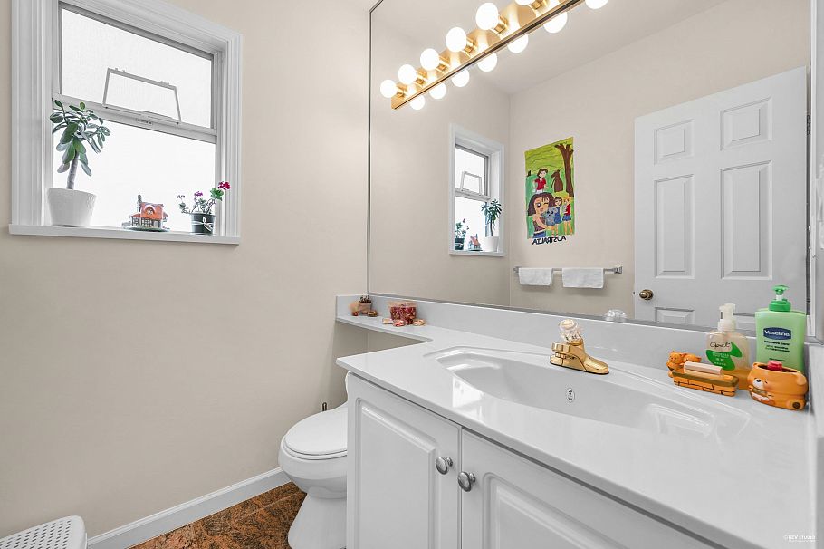 6388 Laburnum Street Vancouver, BC - 24