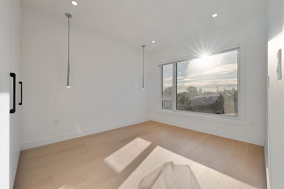 2 6933 Prince Edward Street Vancouver, BC - 12