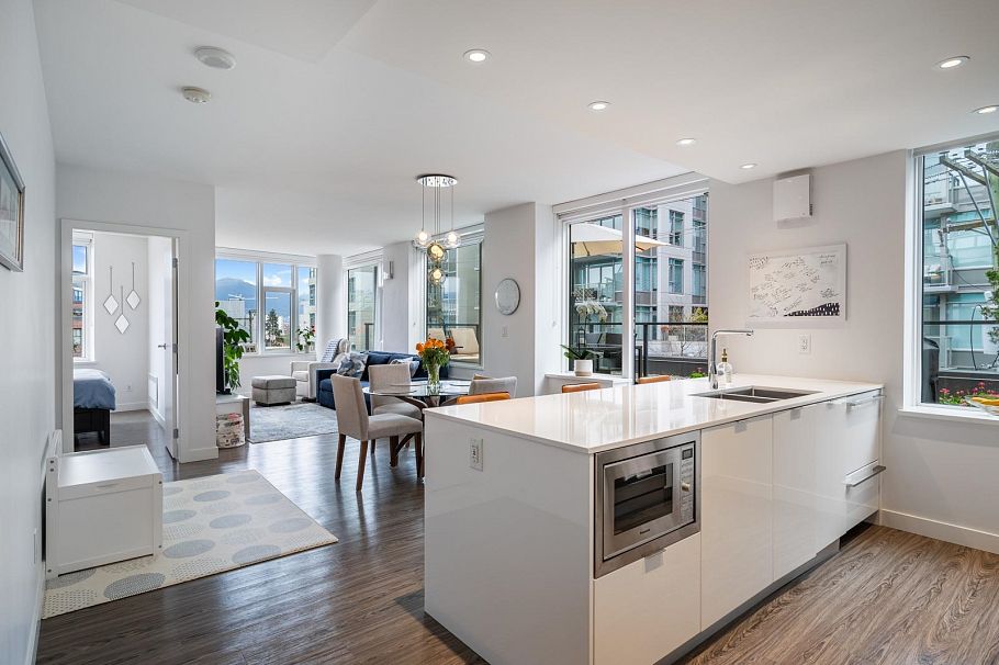 306 209 E 7th Avenue Vancouver, BC - 3