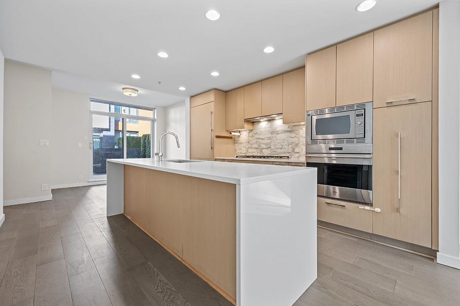 7 3483 Ross Drive Vancouver, BC - 6