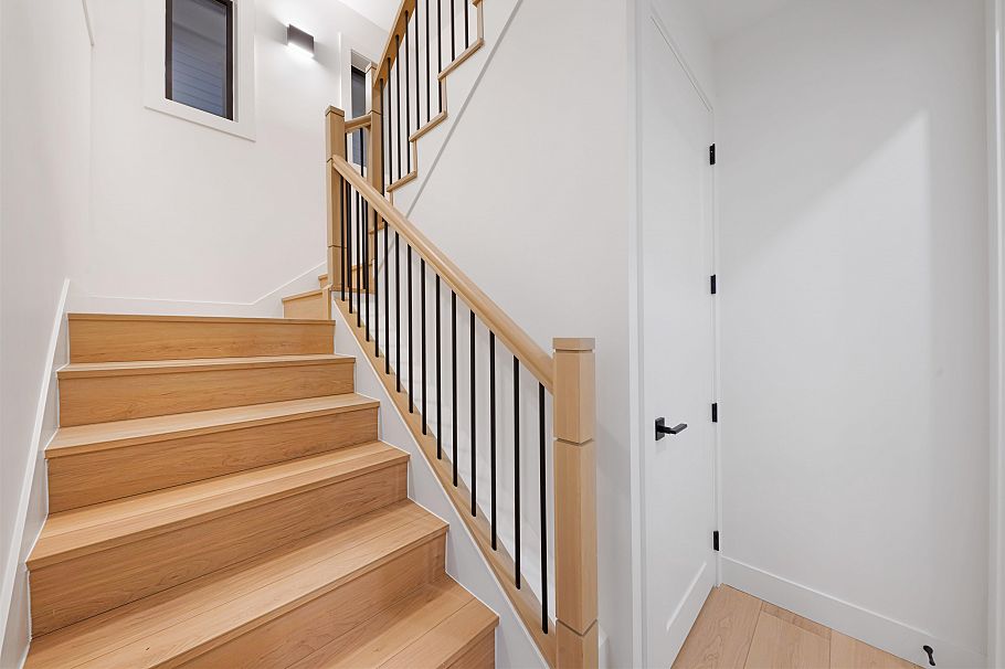 2 5315 Inverness Street Vancouver, BC - 11