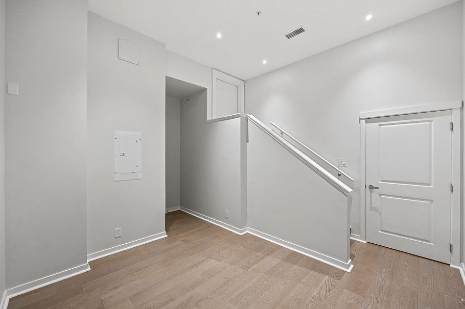 7 3483 Ross Drive Vancouver, BC - 29