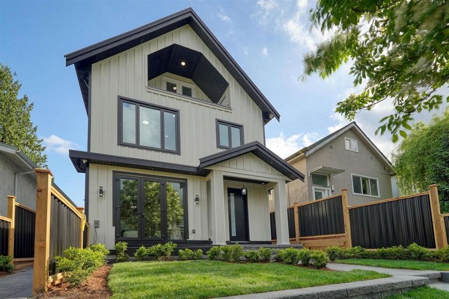 2 3216 Venables Street Vancouver, BC - 2