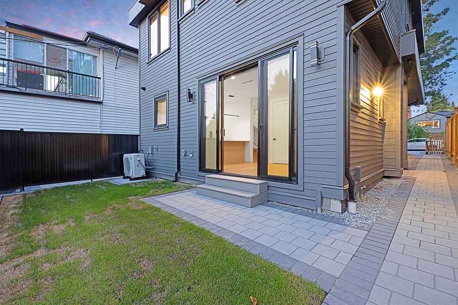 2 5315 Inverness Street Vancouver, BC - 3