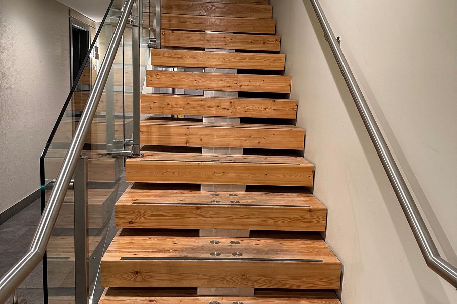 202 108 E 8th Street North Vancouver, BC - 24